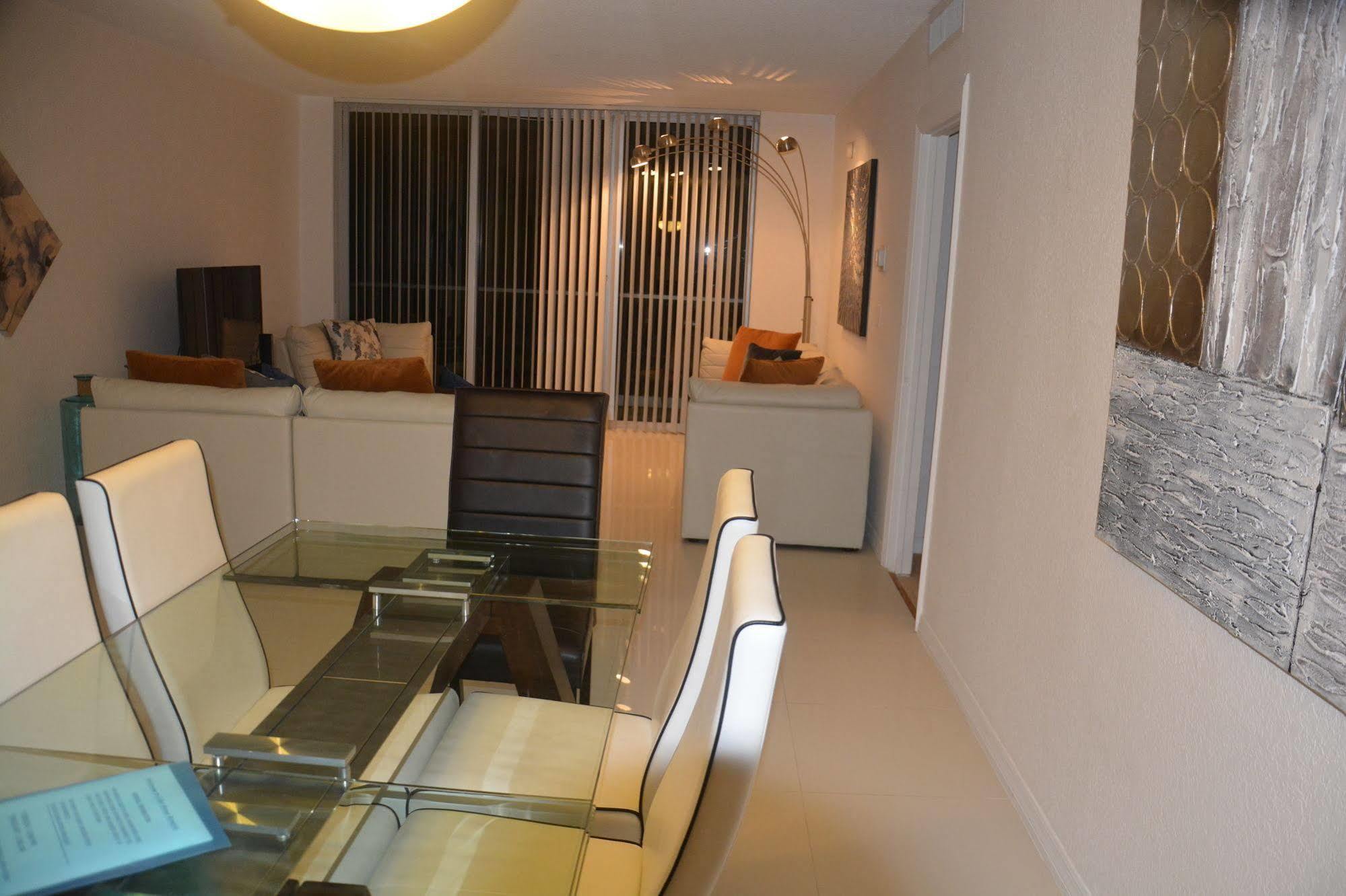 Apartments At Sian Residences Холандейл Бийч Екстериор снимка